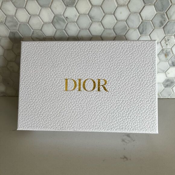 Dior White Pebble Grain Gift Box with Tissue and Card Envelope 6X9x3 Authentic - Picture 1 of 9